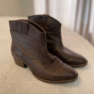 Kenneth Cole 8:5 Brown Boots